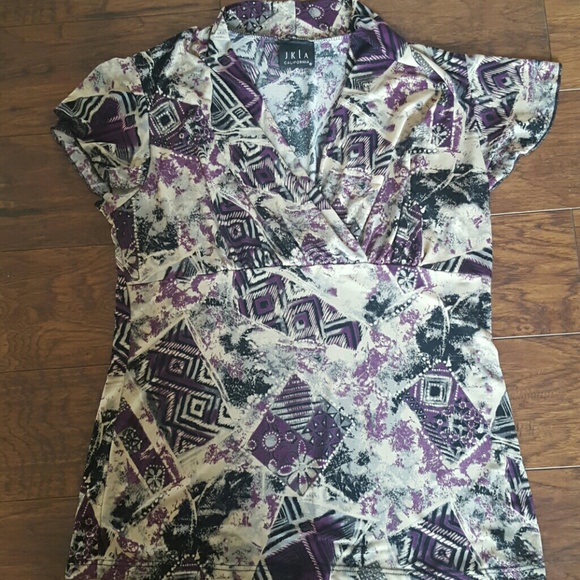 Classy women's blouse - Picture 2 of 3